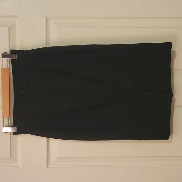 Tahari Pencil Skirt - Picture 2 of 7